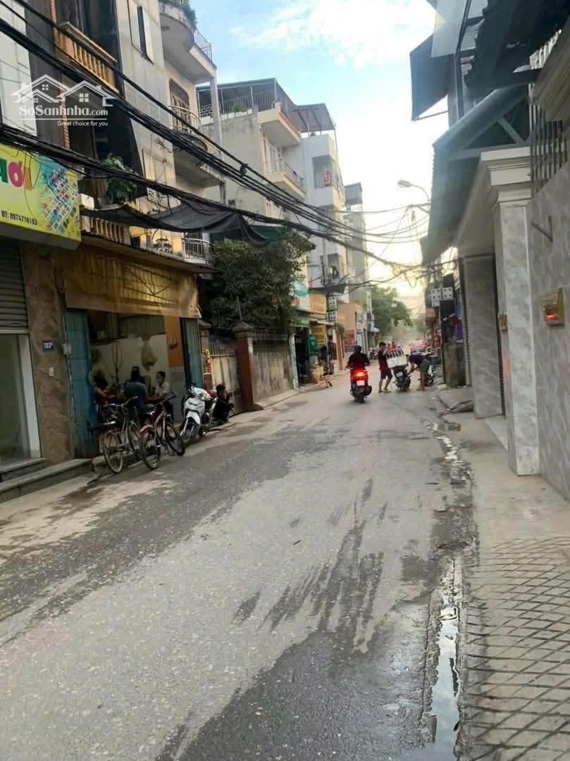 Cho Thuê Nhà Nguyên Căn Tại Ngõ Trần Quý Kiên 40M2X4T Chia 2P, Ô Tô Đỗ Cửa