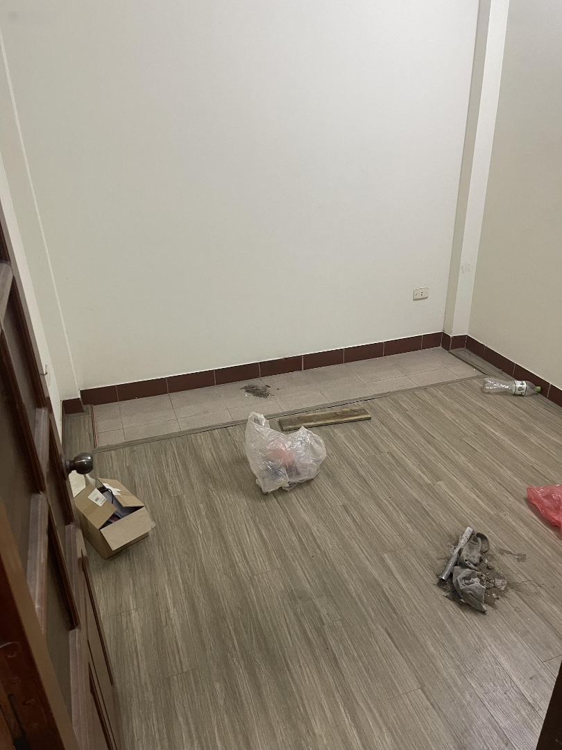 Cho Thuê Nhà Nguyên Căn Tại Ngõ Trần Quý Kiên 40M2X4T Chia 2P, Ô Tô Đỗ Cửa