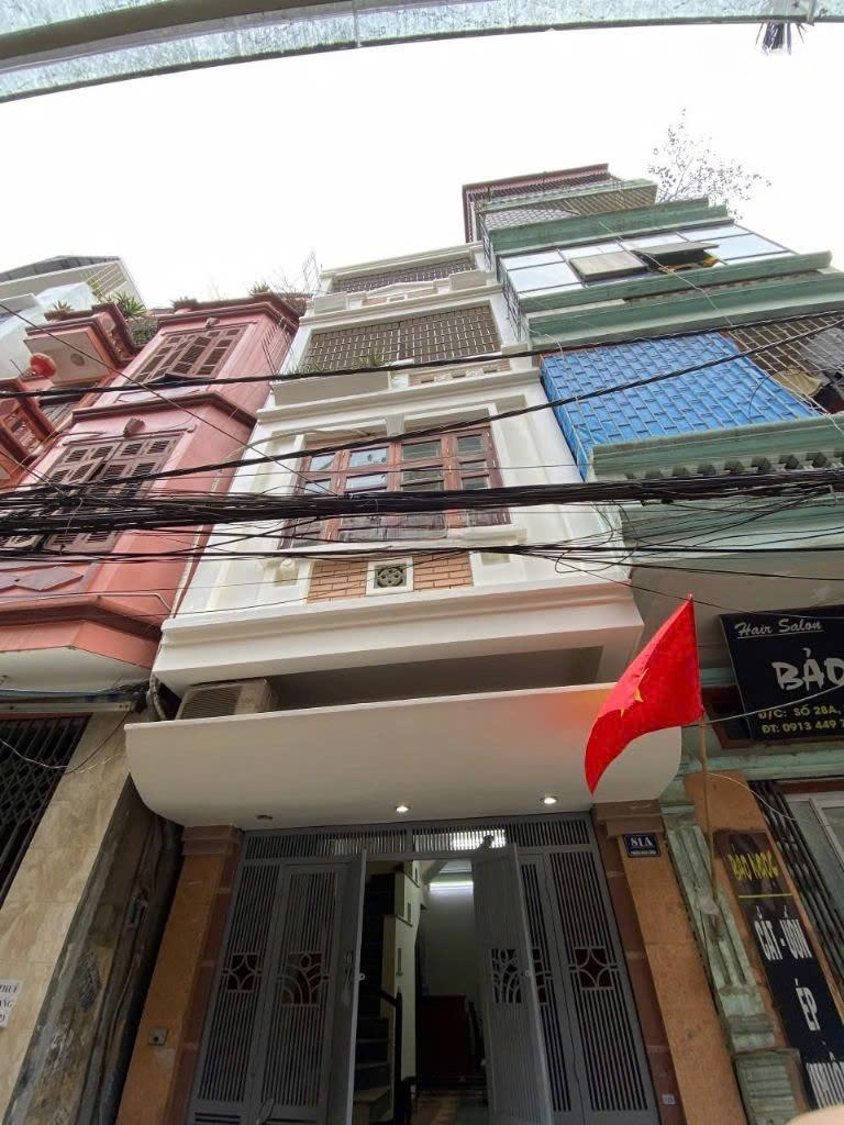 Cho Thuê Nhà Nguyên Căn Tại Ngõ Trần Quý Kiên 40M2X4T Chia 2P, Ô Tô Đỗ Cửa