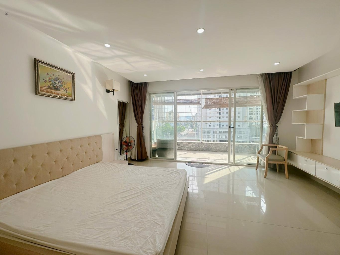 Mạc Thái Tổ - Cầu Giấy - Phân Lô - Ô Tô Vào Nhà.diện Tích90M2. 7 Tầng Thang Máy. 11 Phòng. Giá Bán 30 Tỷ