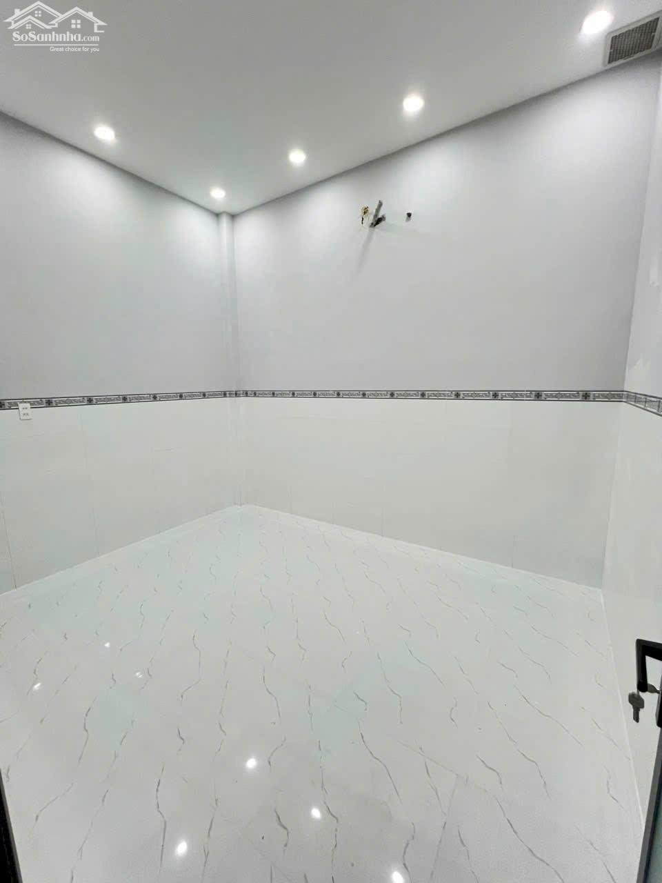 Cho thuê nhà trệt mới hẻm đường Cách Mạng Tháng 8