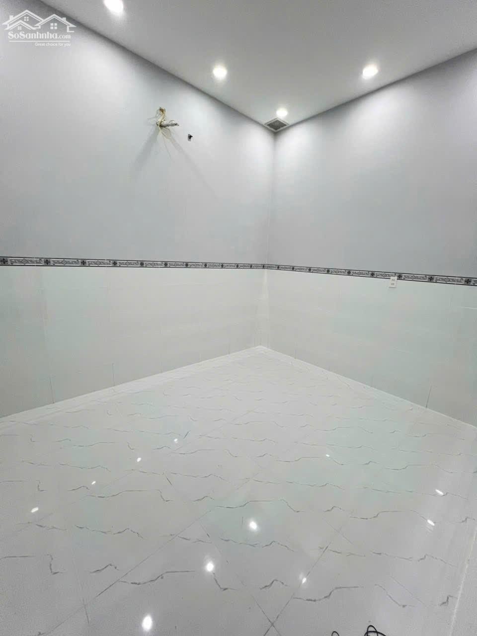 Cho thuê nhà trệt mới hẻm đường Cách Mạng Tháng 8