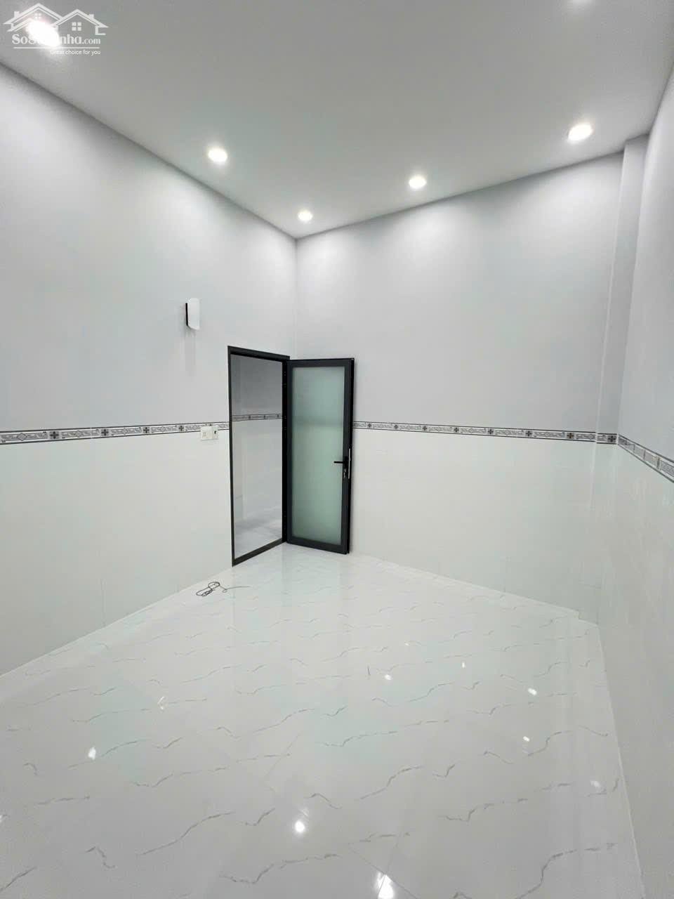 Cho thuê nhà trệt mới hẻm đường Cách Mạng Tháng 8