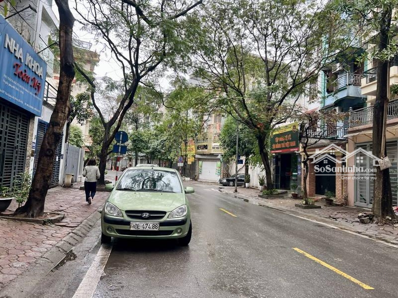 Bân Nhà Phố Tây Sơn. Diện Tích: 30M/3 Tầng. Lô Góc. 2 Mặt Tiền. Ô Tô Đỗ Cửa. Kinh Doanh Tốt. Giá Bán 6,9 Tỷ