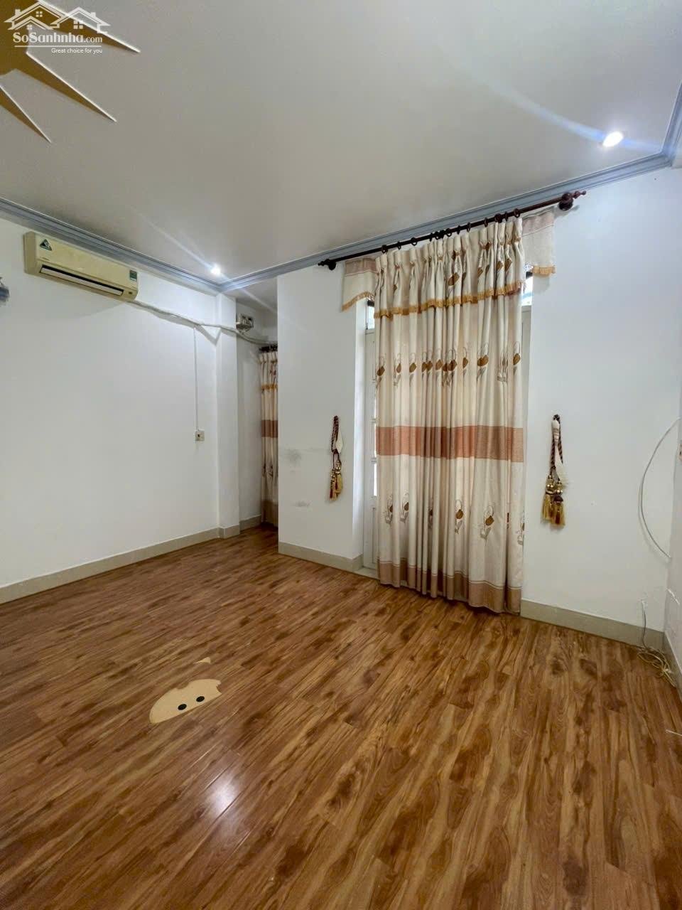 Cho thuê nhà trệt 2 lầu kdc Hồng Phát