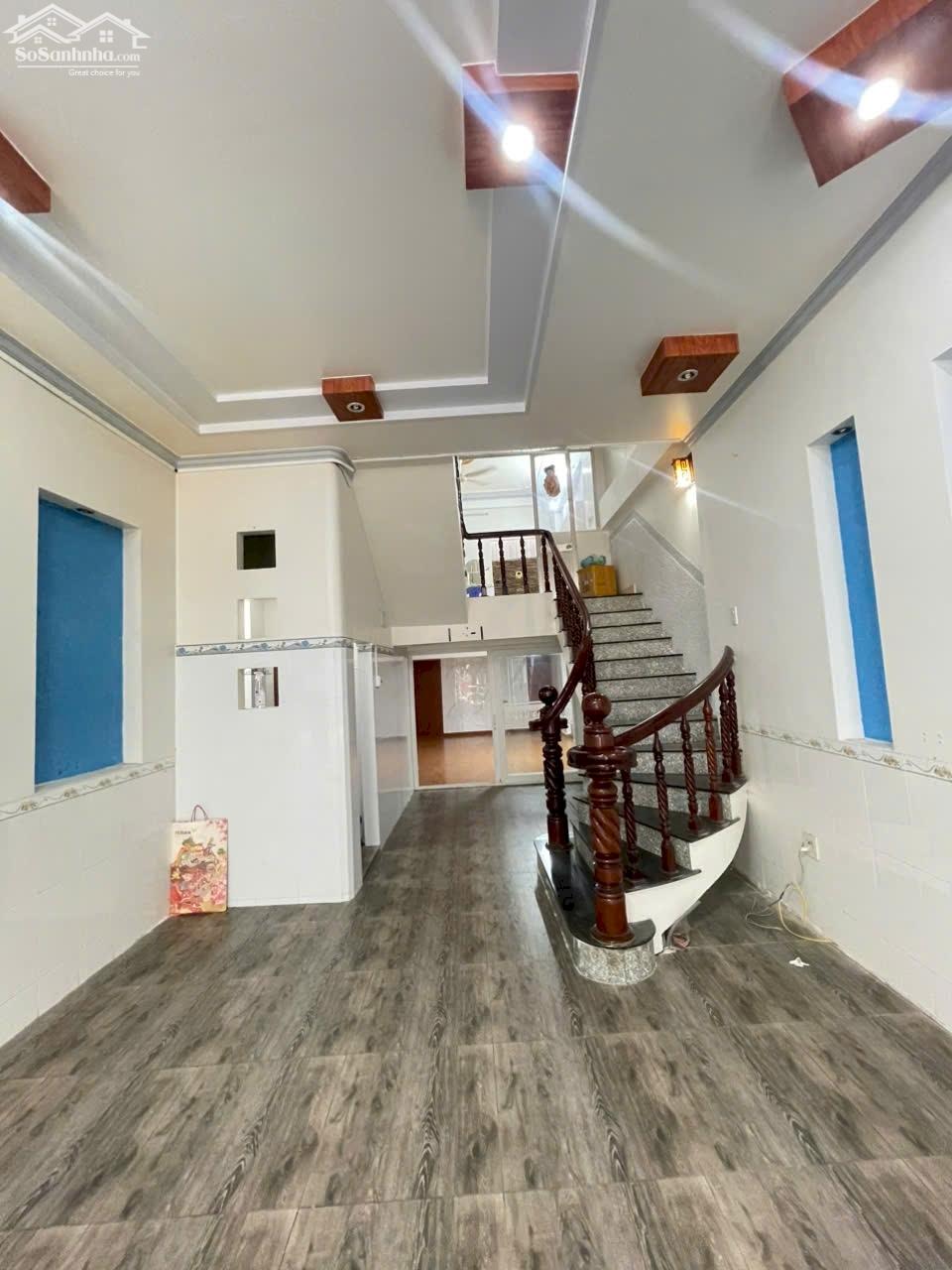 Cho thuê nhà trệt 2 lầu kdc Hồng Phát