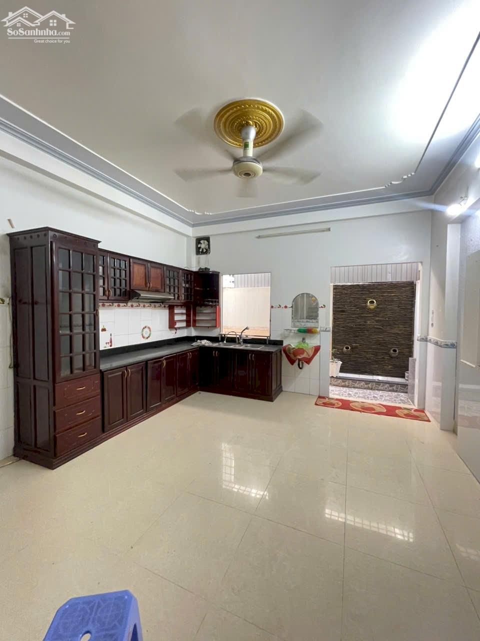 Cho thuê nhà trệt 2 lầu kdc Hồng Phát