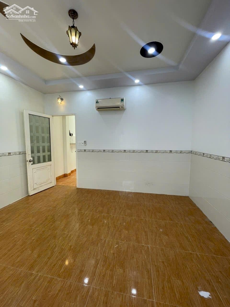 Cho thuê nhà trệt 2 lầu kdc Hồng Phát