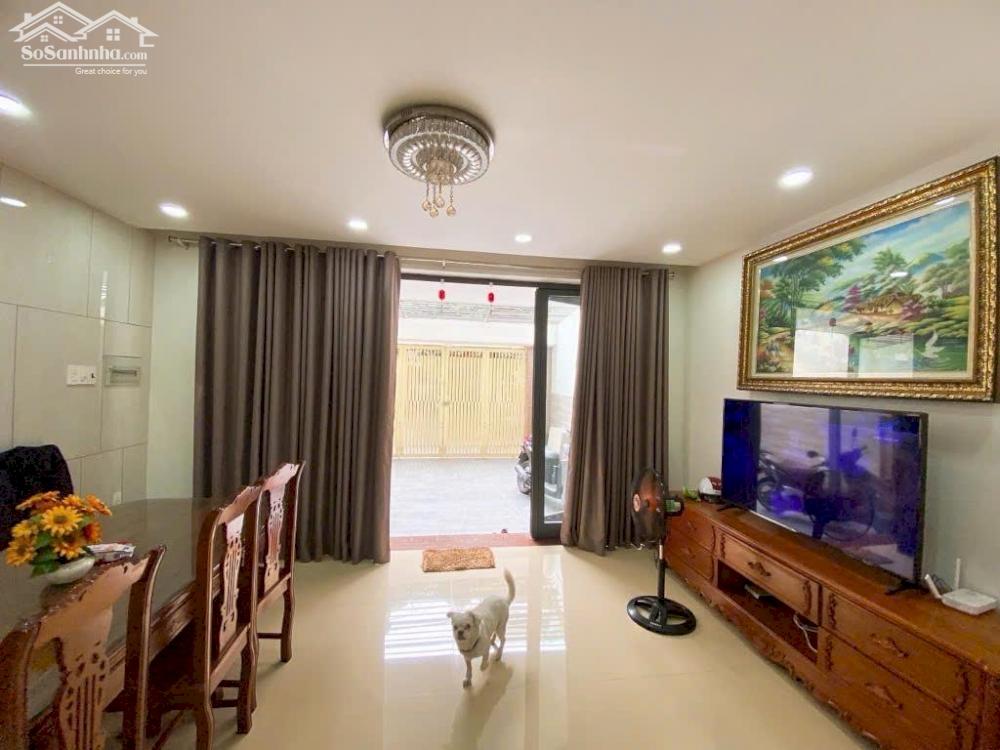 Nhà 3 Tầng  Gần Đại Học Ngân Hàng, Giá Hời Chỉ 4.5x19m, Sổ Hồng Riêng
