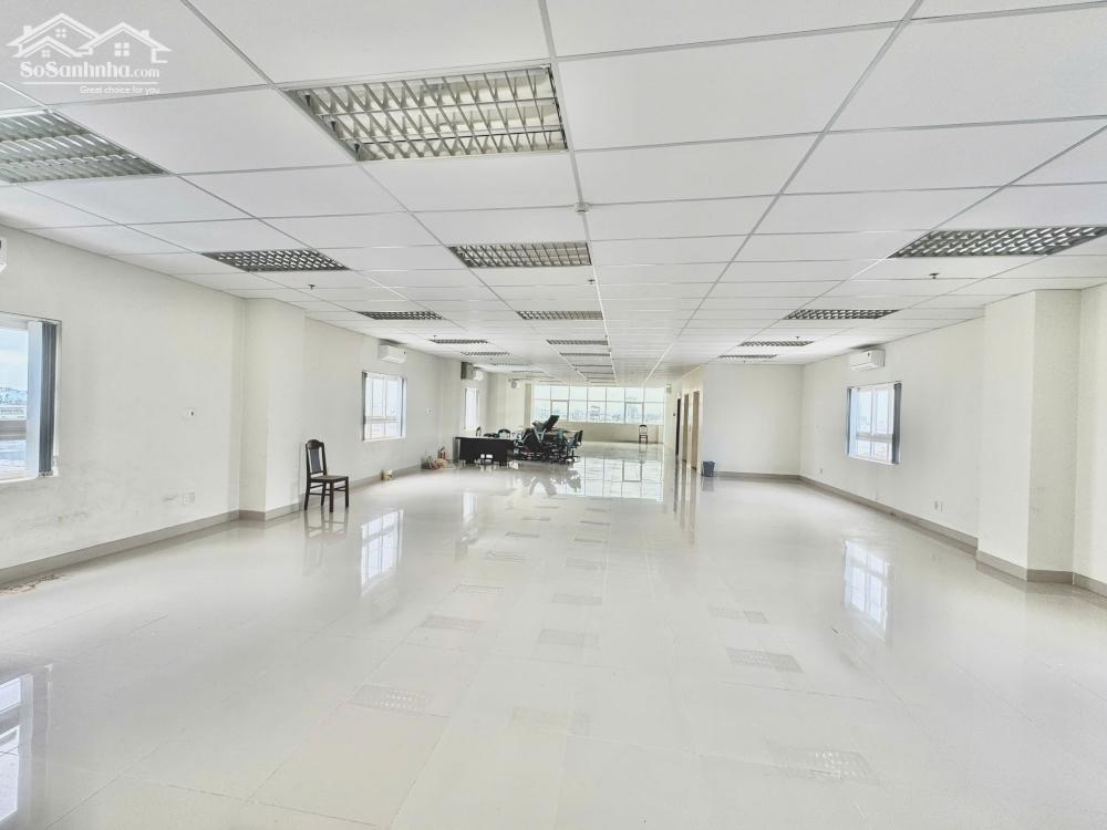VẪN CÒN TRỐNG 1 TẦNG 250 M2 CHỈ 40 TR/THÁNG NGAY TRUNG TÂM THÀNH PHỐ. LH: OFFICE DANANG – 0935 999 438.
