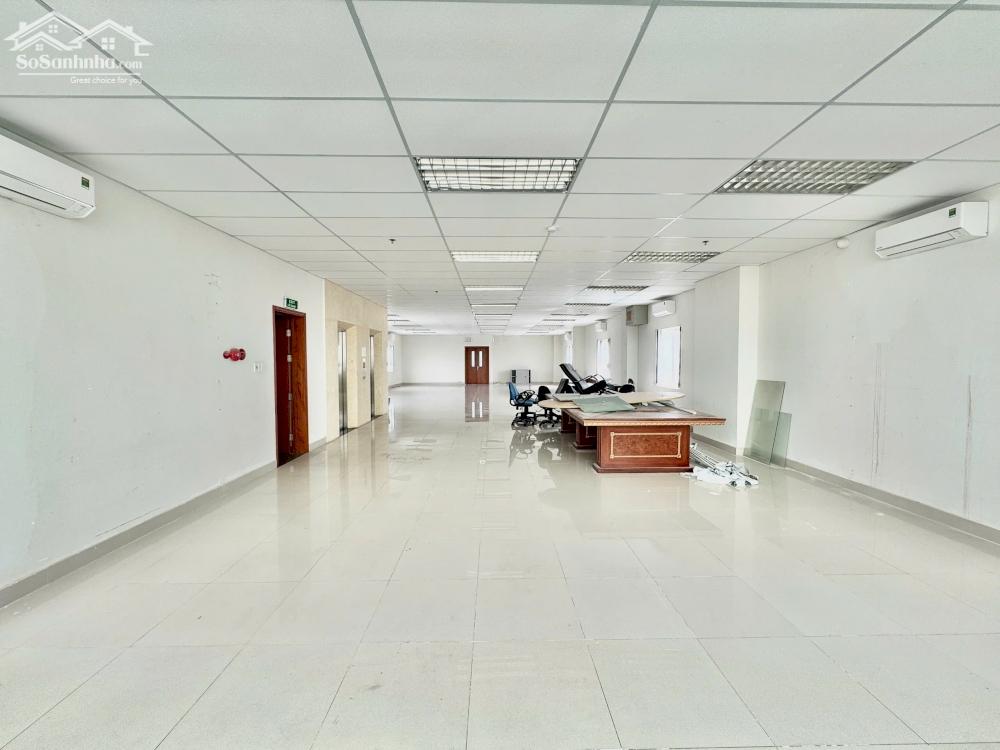VẪN CÒN TRỐNG 1 TẦNG 250 M2 CHỈ 40 TR/THÁNG NGAY TRUNG TÂM THÀNH PHỐ. LH: OFFICE DANANG – 0935 999 438.