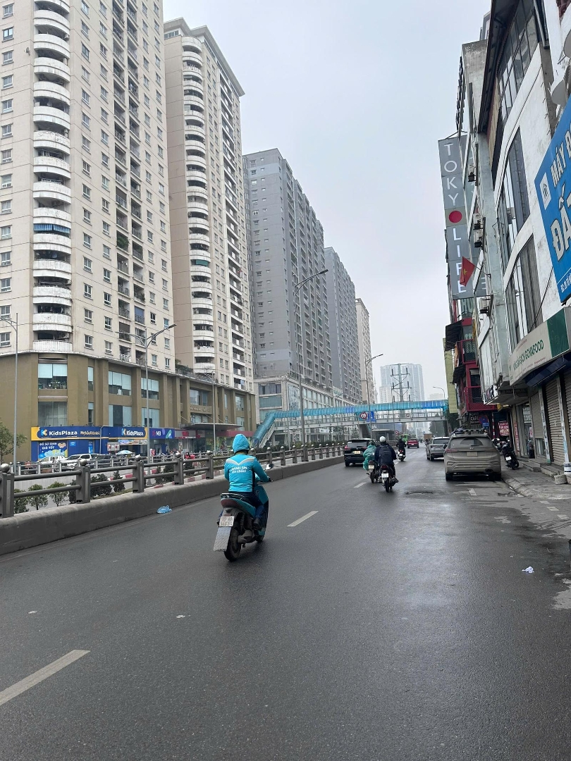 Chủ Nhà Chuyển Công Tác Cần Bán Nhà Phân Lô Vũ Hữu, Nằm Giữa 2 Công Viên Diện Tích 45, Ra Phố 50M