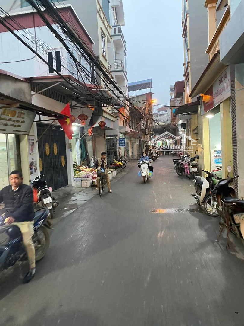Mặt Trục Kinh Doanh, Ô Tô Tránh, 4 Tầng Phú Lương, Sổ Chuẩn Giá Chỉ 3.55 Tỷ