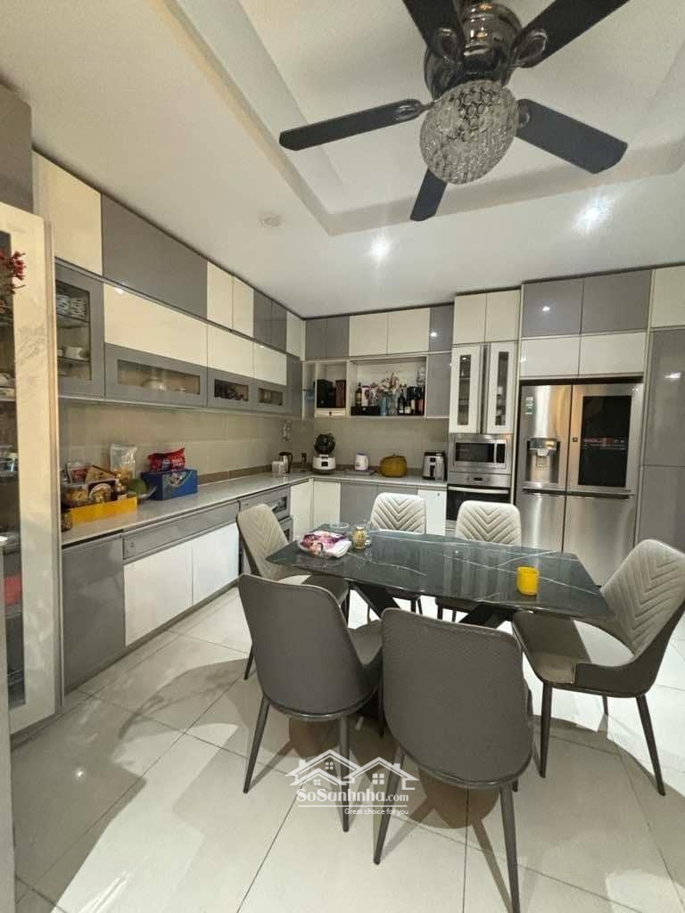 Giá Đt - Bán Bt 4 Tầng Ở Ngay - Khu Vip Lê Văn Sỹ - Ngang Gần 8M Nở Nhẹ, 150M2, Hẻm 8M - 25Tỷ