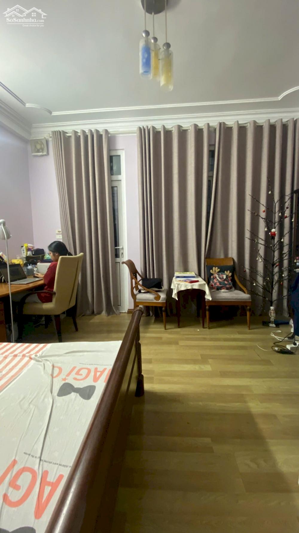 Bán nhà riêng Phố Láng Hạ 42m2, 5 tầng, mặt tiền rộng 4.5m, nhà dân xây, hiếm nhà bán