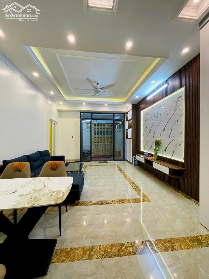 Bán Nhà Gần Văn Miếu Quốc Tử Giám, q. Đống Đa, 4mx10m, Sát Phố, Ở Luôn, Hơn 6 Tỷ