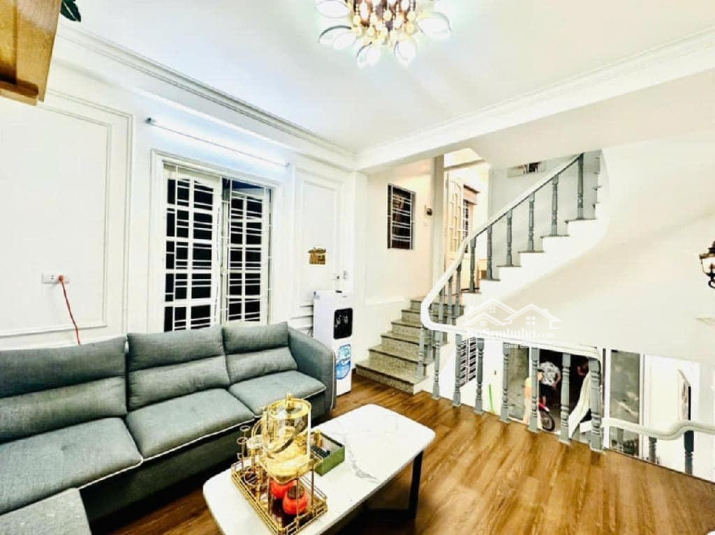 Bán Nhà Phố Đại La Diện Tích 31M, Ô Tô Đỗ Cửa, Kinh Doanh Đỉnh, Giá Bán 9 Tỷ