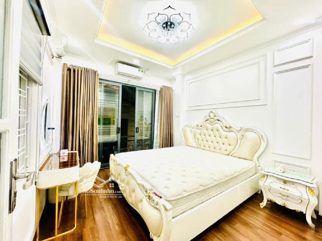 Bán Nhà Phố Đại La Diện Tích 31M, Ô Tô Đỗ Cửa, Kinh Doanh Đỉnh, Giá Bán 9 Tỷ