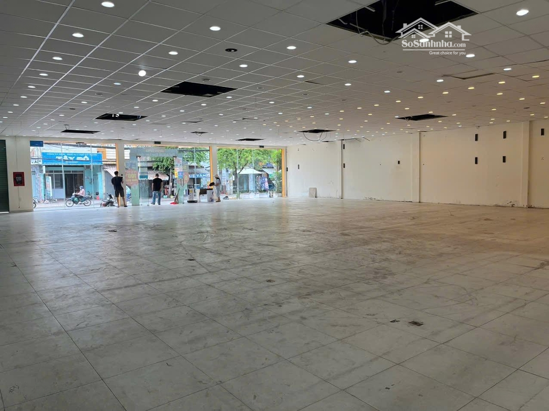 Mặt Tiền Trường Chinh - 15 X 45M - Tổng 700M2 - Không Dính Cột - Showroom Vip
