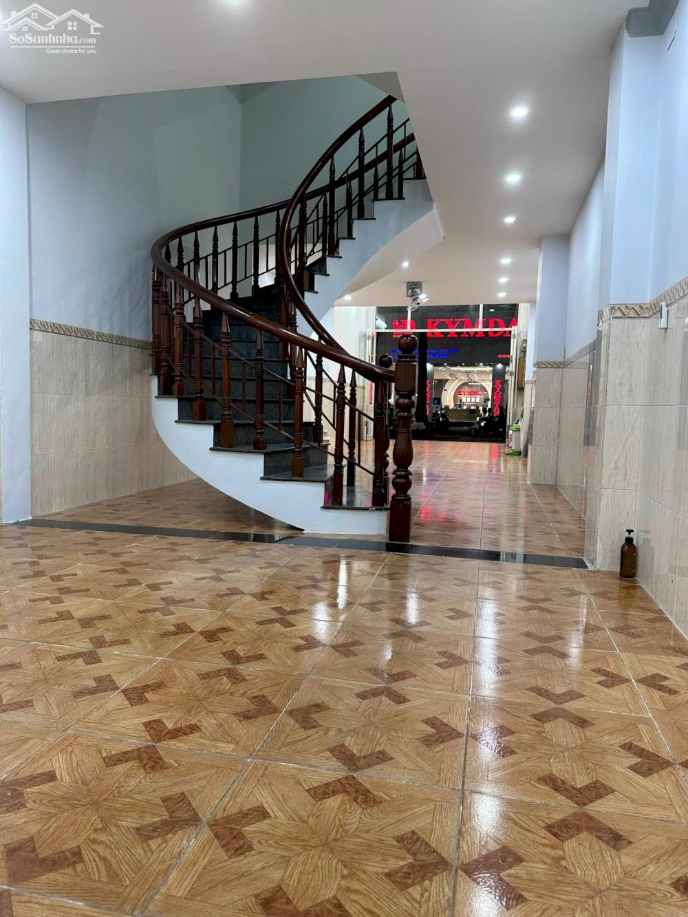 Cho thuê nhà nguyên căn tại mặt tiền Ngô Gia Tự, Phường 2, Quận 10, TP HCM