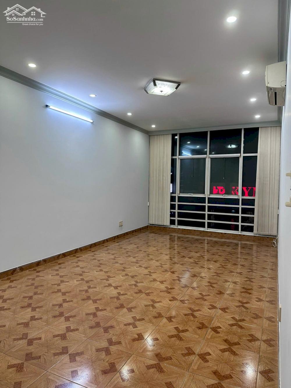Cho thuê nhà nguyên căn tại mặt tiền Ngô Gia Tự, Phường 2, Quận 10, TP HCM