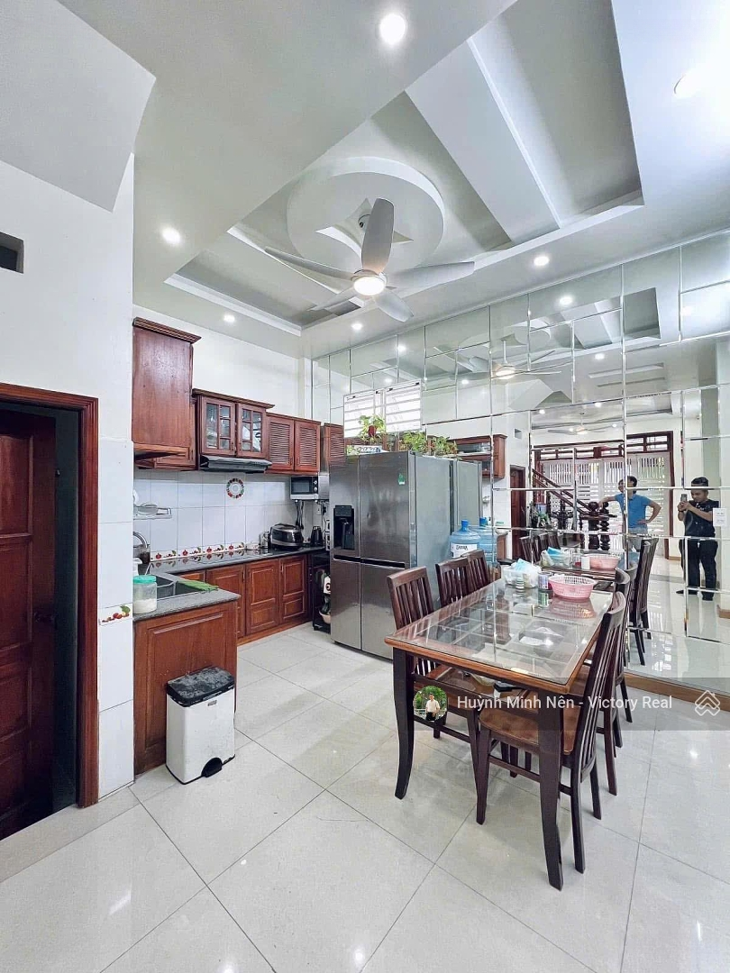 Hiếm ! Bán Nhà Hẻm 149 Bành Văn Trân- P7- Gần Cư Xá Tự Do (4 X 14M ) 5 Tầng , Giá Chỉ 11.5 Tỷ