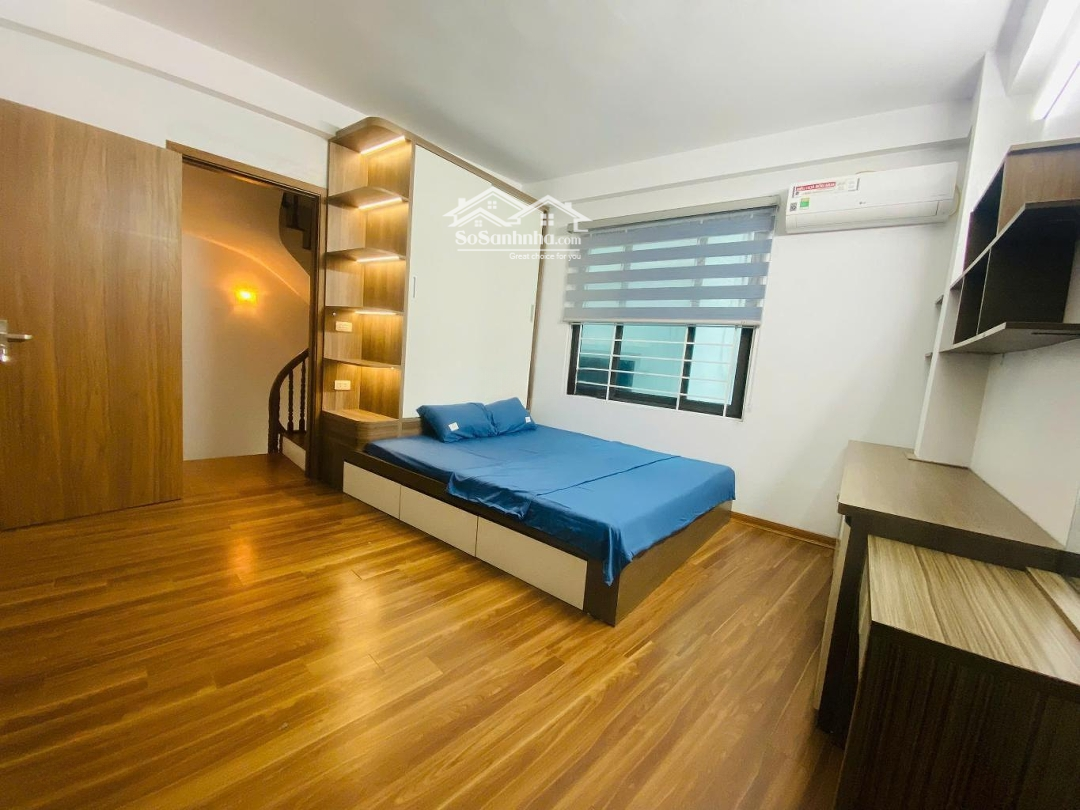 Bán Nhà Phố Nguyễn Văn Trỗi, Cách Mặt Phố 20M - Ở Sướng, Tặng Full Nội Thất, 30M, 5T, Nhỉnh 6 Tỷ
