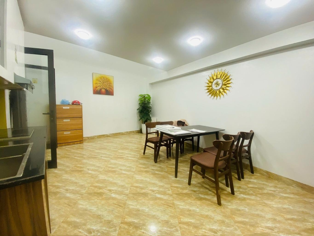 Bán Nhà Phố Nguyễn Văn Trỗi, Cách Mặt Phố 20M - Ở Sướng, Tặng Full Nội Thất, 30M, 5T, Nhỉnh 6 Tỷ