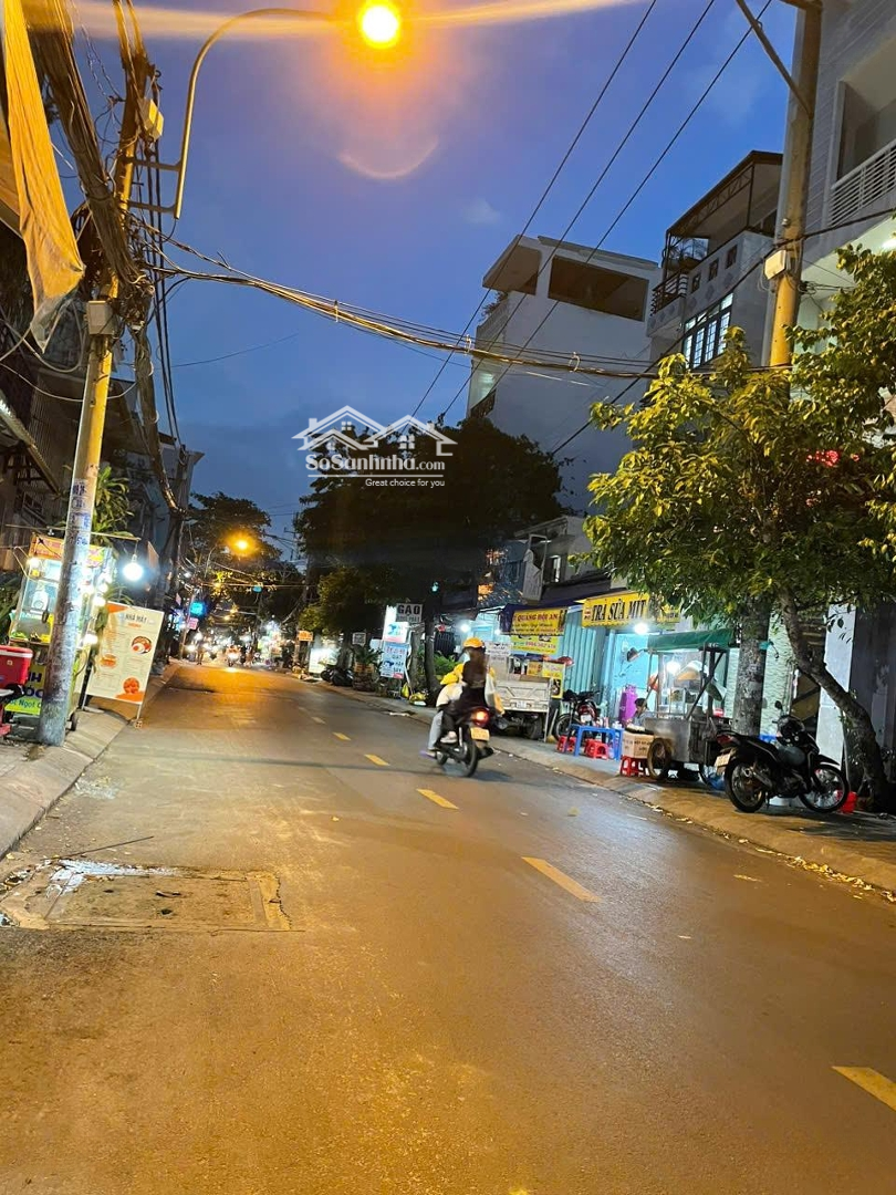 Giá Cực Tốt! Nhà Mặt Tiền Kd Nguyễn Văn Công 2L, 5 Phòng Ngủ Đang Cho Thuê Giá Bán 10.9 Tỷ
