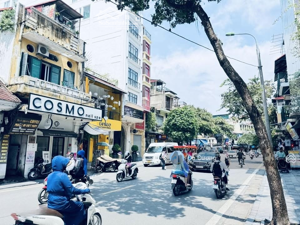Siêu Hiếm - Chủ Cần Bán Nhà Mặt Phố Hàng Gai - Gần Hồ Gươm, Gần Quảng Trường - 480M2 X 3T -Mặt Tiền11M