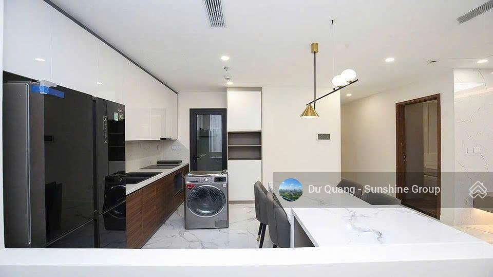 Bán Căn 3 Ngủ - Sunshine City - 103,9 M2 Thông Thủy - Giá: 9 Tỷ (Đông Nam) - Lh : 0966470861