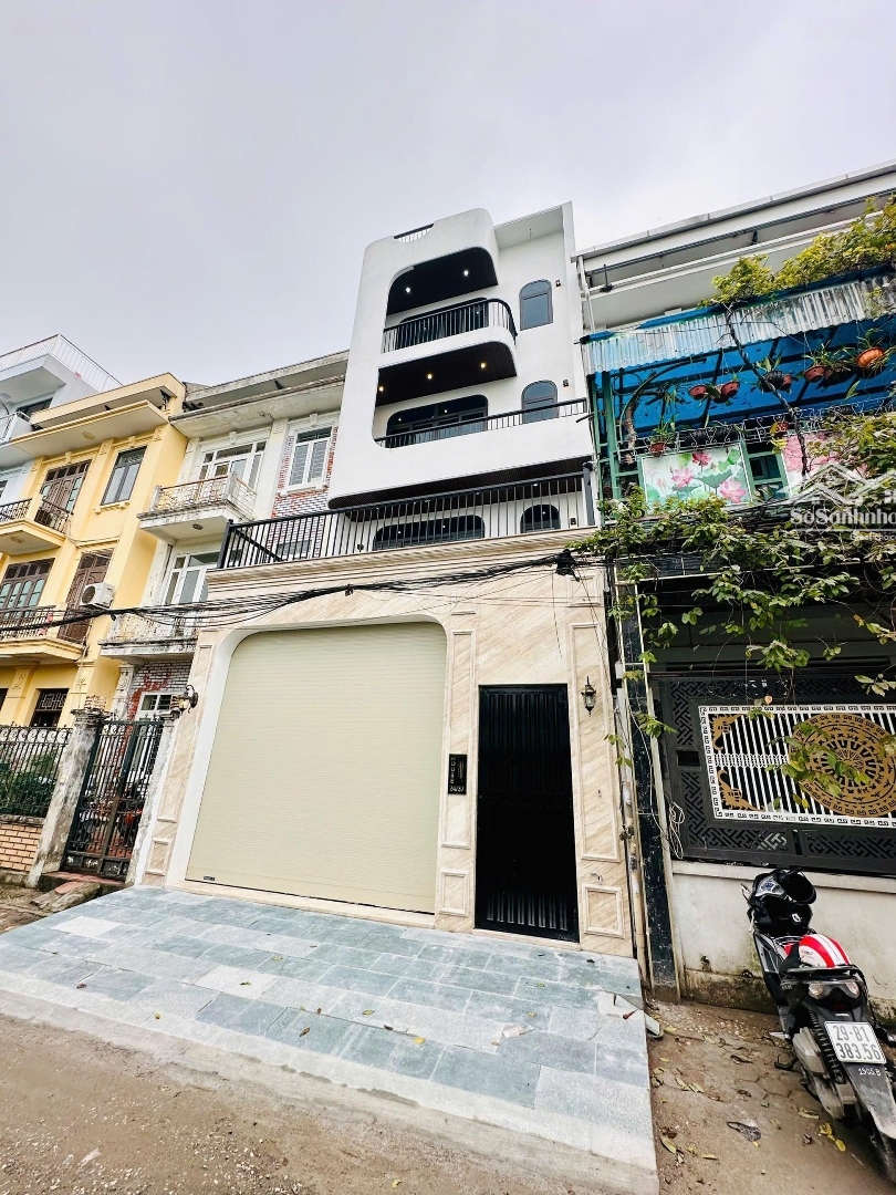 Hoa Hậu Đức Giang Nhà Mới 1 Oto Đỗ Cửa, 2 Oto Đỗ Trong Nhà, 100M2, Giá Tốt Nhất Khu Vực
