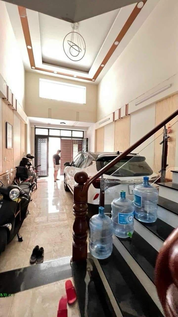 Bán Gấp Nhà Đang Cho Thuê 33 Triệu/Tháng, Giá Bán 3Tỷ160/60M2, Đường Kỳ Đồng - P. 9 - Quận 3, Gần Ubnd P.9