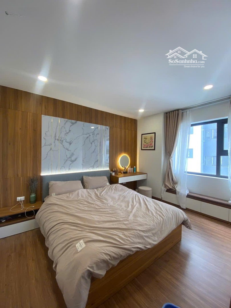 Bán Căn Hộ 64M2 ( 2 Phòng Ngủ- 2Vs) Giá Bán 4,2 Tỷ. Tầng Đẹp + View Đẹp + Full Đồ + Sổ Đỏ. Liên Hệ: 0947065795