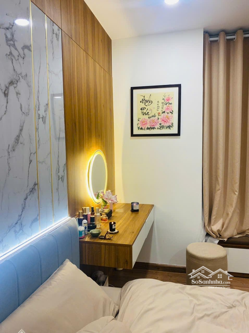 Bán Căn Hộ 64M2 ( 2 Phòng Ngủ- 2Vs) Giá Bán 4,2 Tỷ. Tầng Đẹp + View Đẹp + Full Đồ + Sổ Đỏ. Liên Hệ: 0947065795