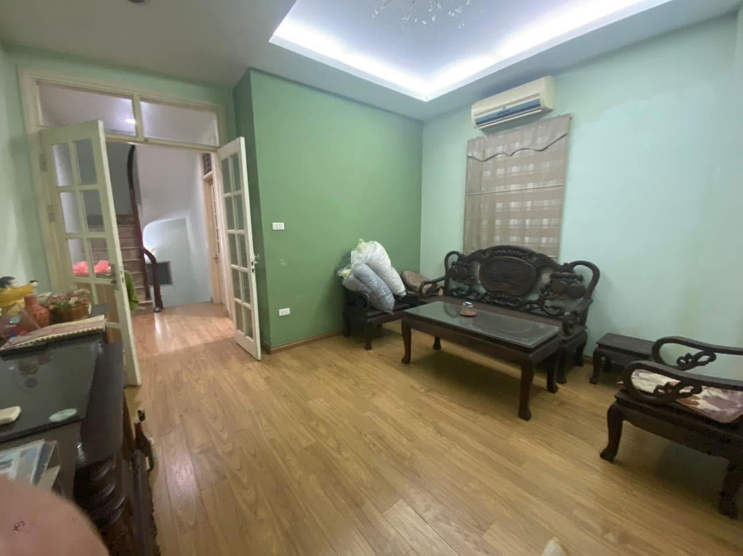 Bán Nhà Ngõ 10 Láng Hạ Phường Thành Côngdiện Tích38M2 X 4 Tầngmặt Tiền4,26M. Gía 7,8 Tỷ. Liên Hệ: 0968.963.803