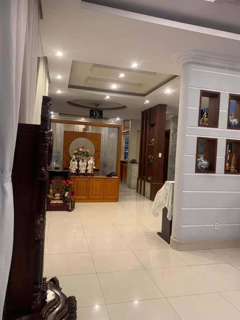 Bán Nhà Vị Trí Đẹpmặt Tiềnkhu Cư Xá Lữ Gia P15 Q11. Cáchmặt Tiềnlý Thường Kiệt 15M Dt: 4X16M 4 Tầng Lầu