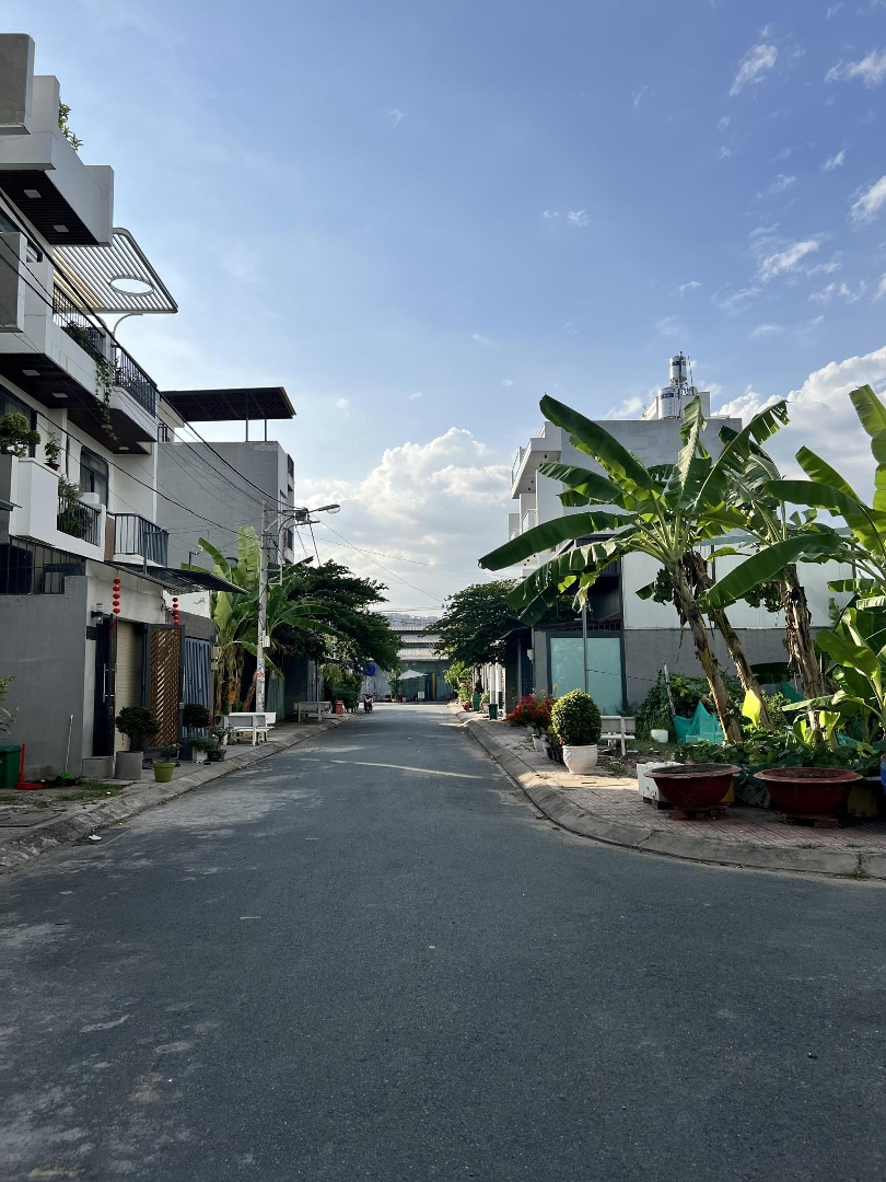 Bán Lô Đất 60M2 Liên Phường Xd 4 Tầnghẽm Xe Hơi8M Kế Villapark Liên Hệ:0987152506