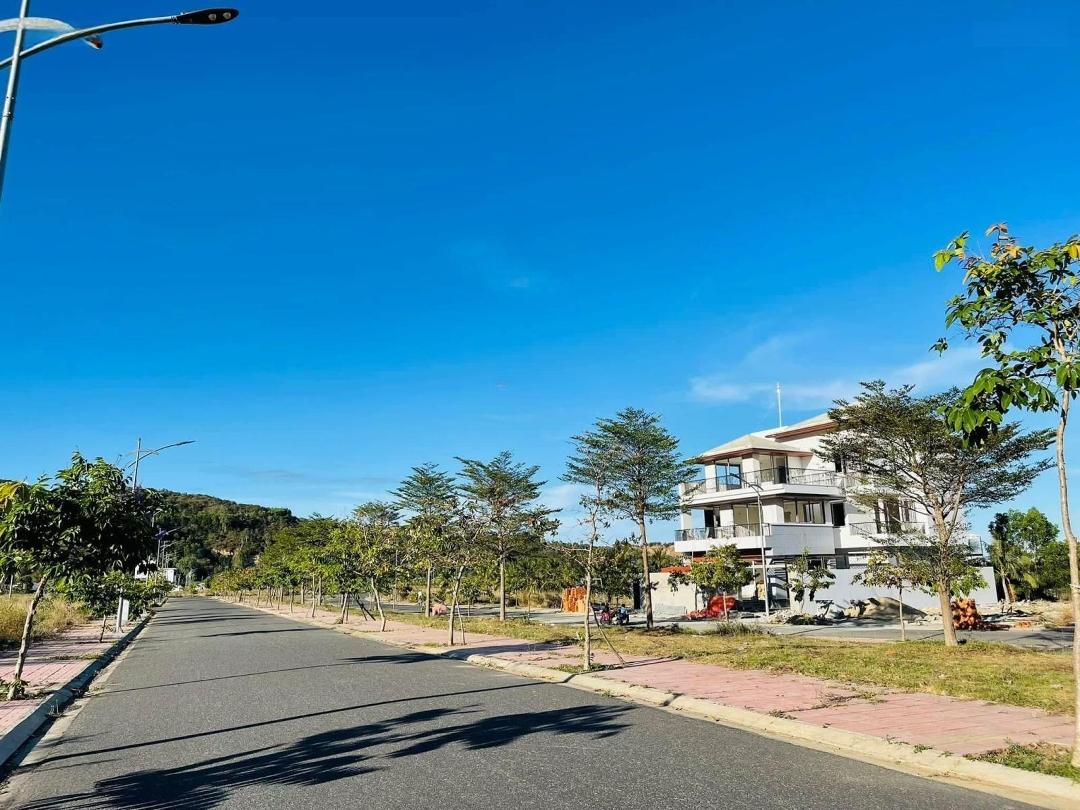 Biệt Thự Ven Sông Tắc - Hòn 1 Đối Diện Công Viên Chỉ 20 Triệu/M2
