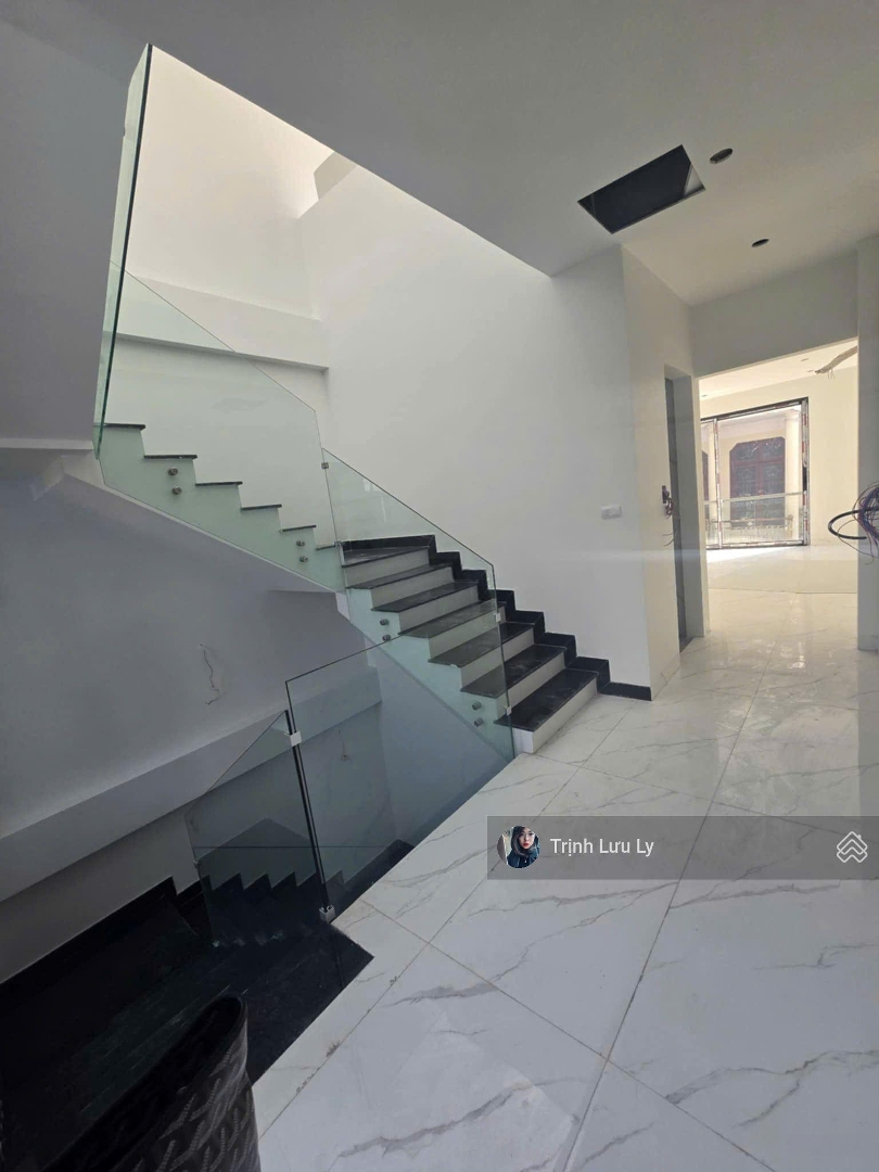 Bán Nhà 24 Đặng Tiến Đông 44 M2 Cách Phố Một Nhà Ô Tô Sát Nhà Giá Bán 15.3 Tỷ Có Thương Lượng