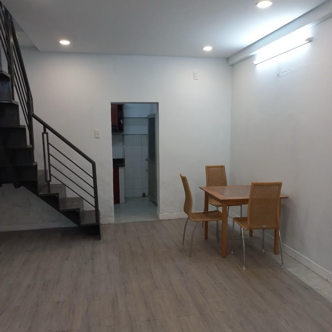 Bán Nhà Đường Yersin 38M2 Quận 1