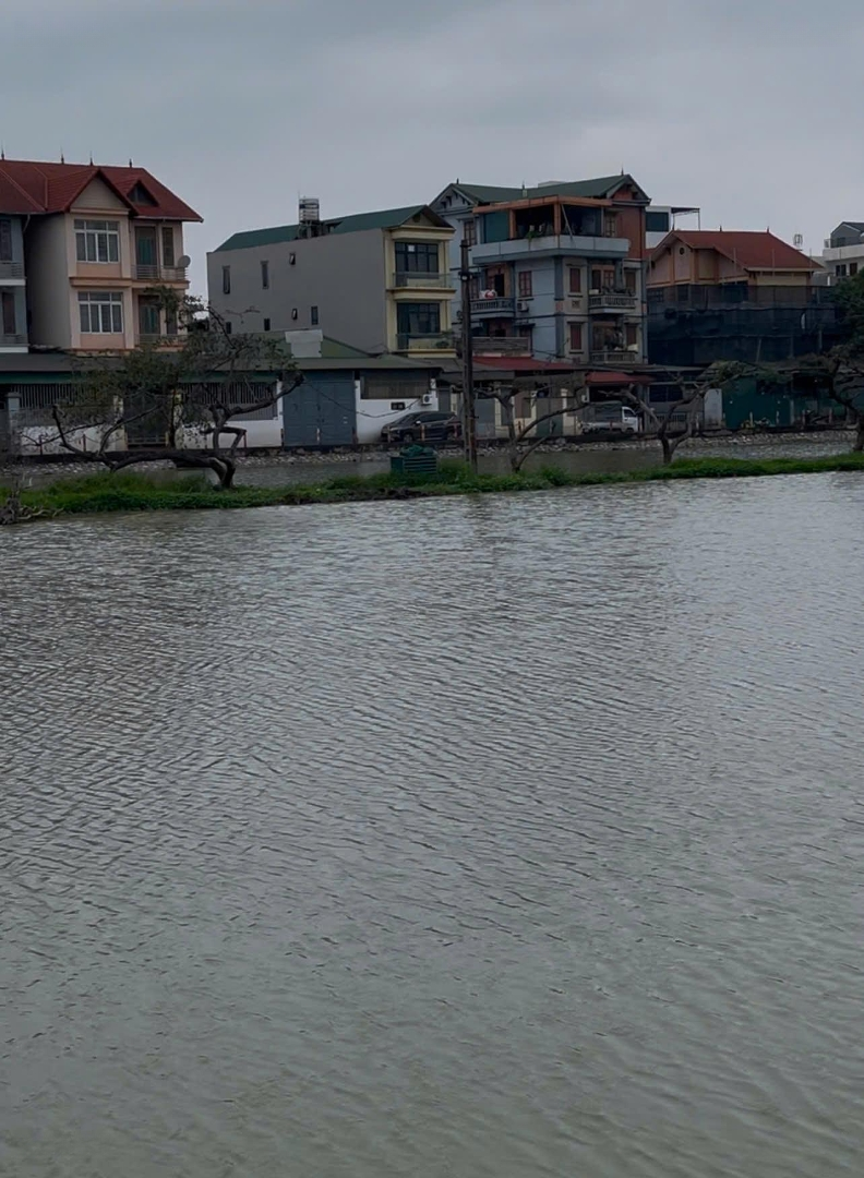 Chính Chủ Bán Nhà 4 Tầng View Hồ, Ngõ Vườn Hồ 2 Cự Khối Long Biên Mặt Tiền Rộng Kinh Doanh Đỉnh