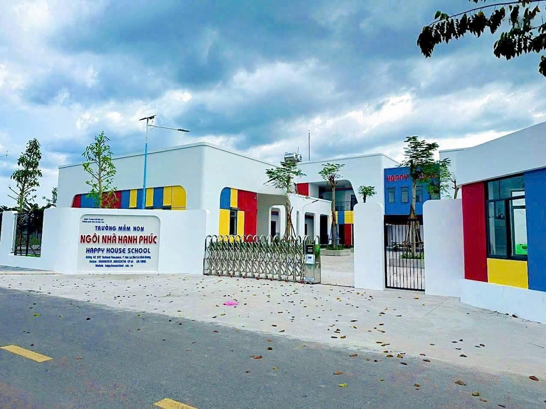 10 Căn Nhà Phố "1 Trệt 1 Lửng 1 Lầu" Ngay Tpm Bình Dương, Trả Trước 1 Tỷ Nhận Nhà Ngay