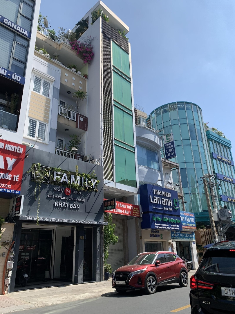 Bán Nhà Mặt Tiền Huỳnh Văn Bánh. P11. Quận Phú Nhuận. 5.5 X 22M. 116M2. 1 Trệt 4 Lầu. Giá Bán 40 Tỷ Tl