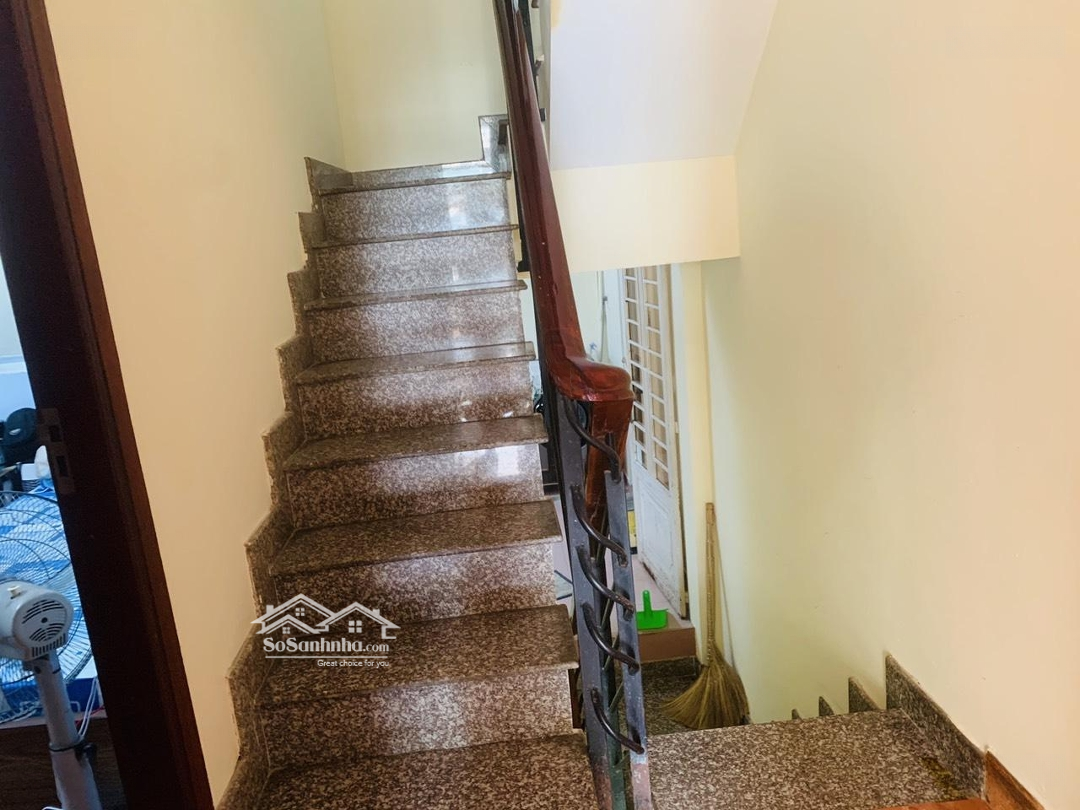 3 Tỷ Còn 2 Ỷ 790. Nhà 69M2 Tôn Đản,P15, Q4 Xây 1 Trệt 2 Lầu + Sân Thượng. Hẻm Oto Gần Chùa Linh Bửu