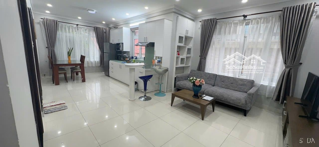 Căn Hộ 2 Phòng Ngủ, Ban Công Có Máy Giặt Riêng, Khu Vực Villa Sang Trọng, Có Hồ Bơi