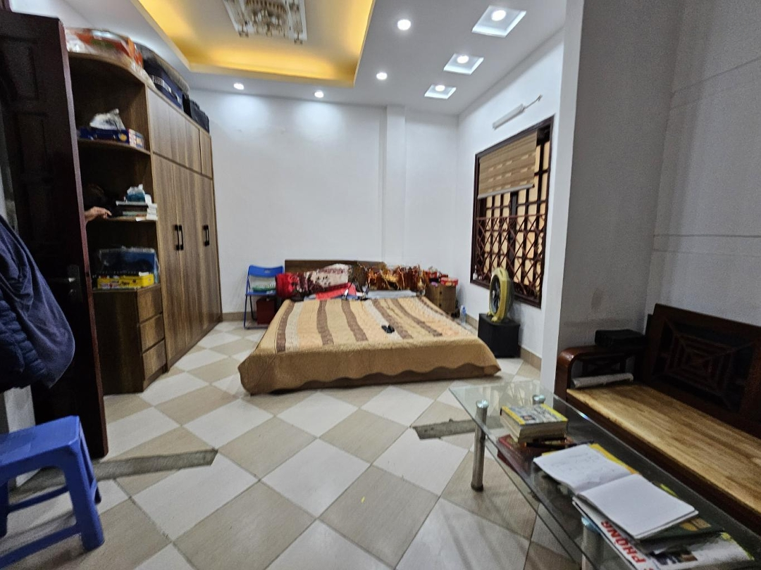 Bán Nhà Riêng Ngõ 49 Huỳnh Thúc Kháng, Đống Đa, Diện Tích 25M2 X 5 Tầng, Mặt Tiền 5,7M Giá Bán 7,1 Tỷ