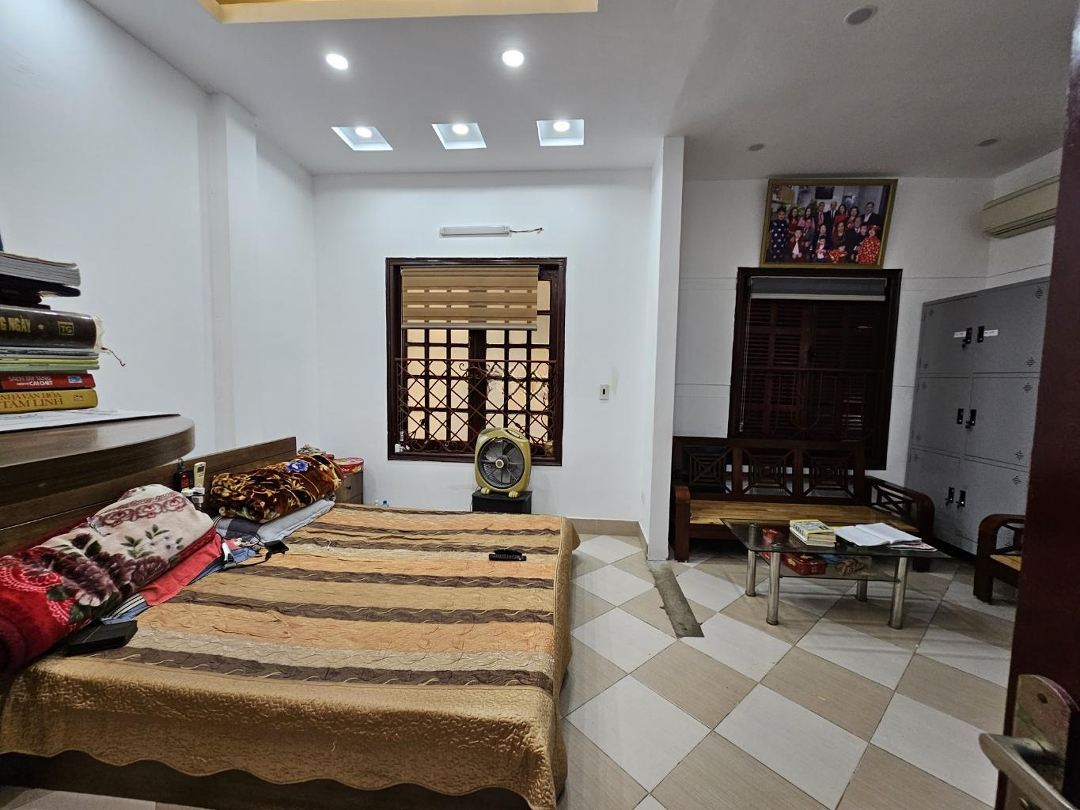Bán Nhà Riêng Ngõ 49 Huỳnh Thúc Kháng, Đống Đa, Diện Tích 25M2 X 5 Tầng, Mặt Tiền 5,7M Giá Bán 7,1 Tỷ