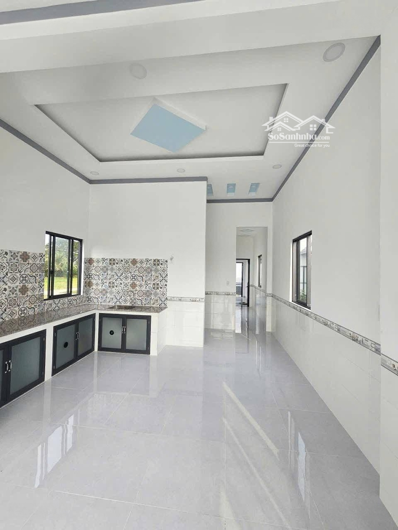 Bán Nhà Giá Rẻ, Mặt Tiền Đường Rộng 8 Mét