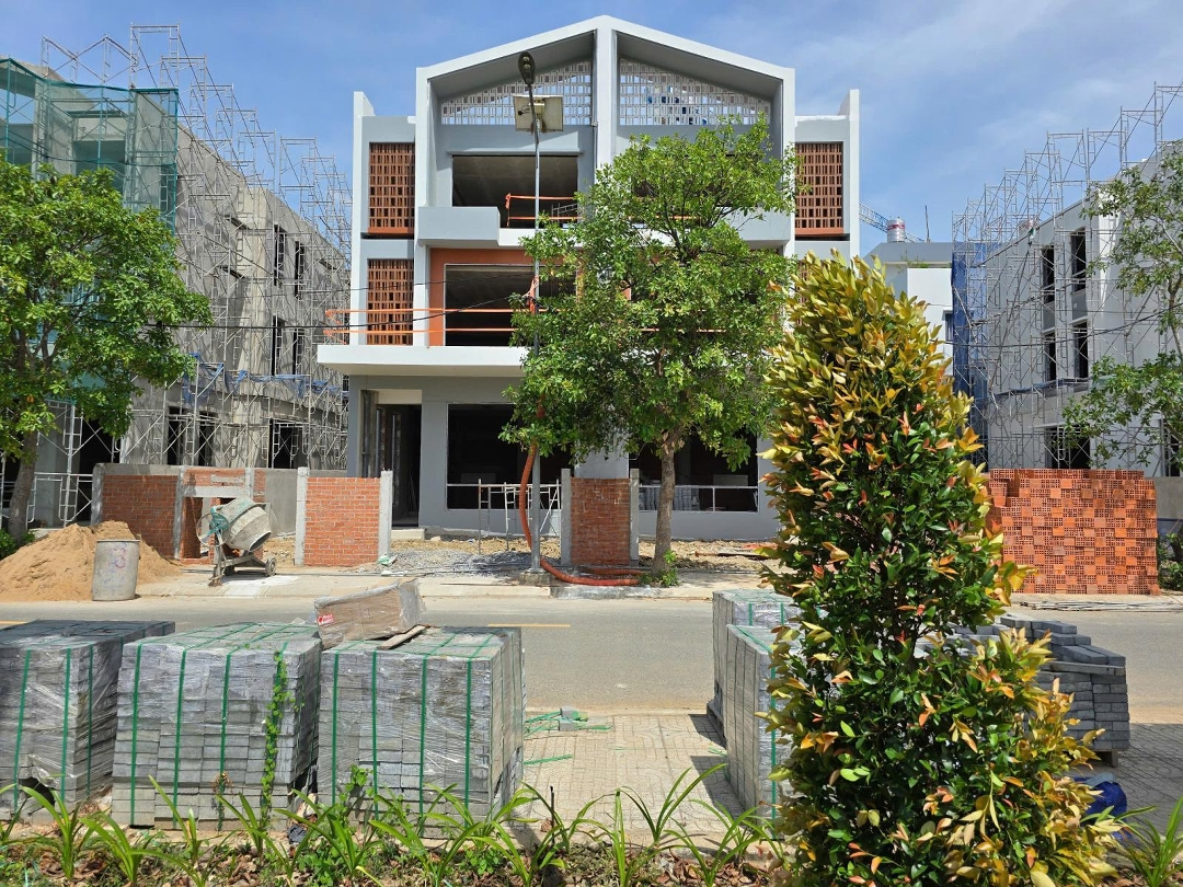 Khách Em Cắt Lỗ Nhà Phố The Meadow Bình Chánh Ở Gđ 1 Giá Bán 6,9 Tỷ/Căn